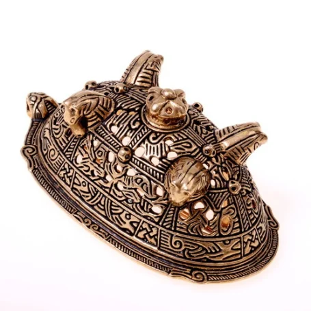 Oval brooch with horse‑head design from Birka, Viking Age reproduction.
